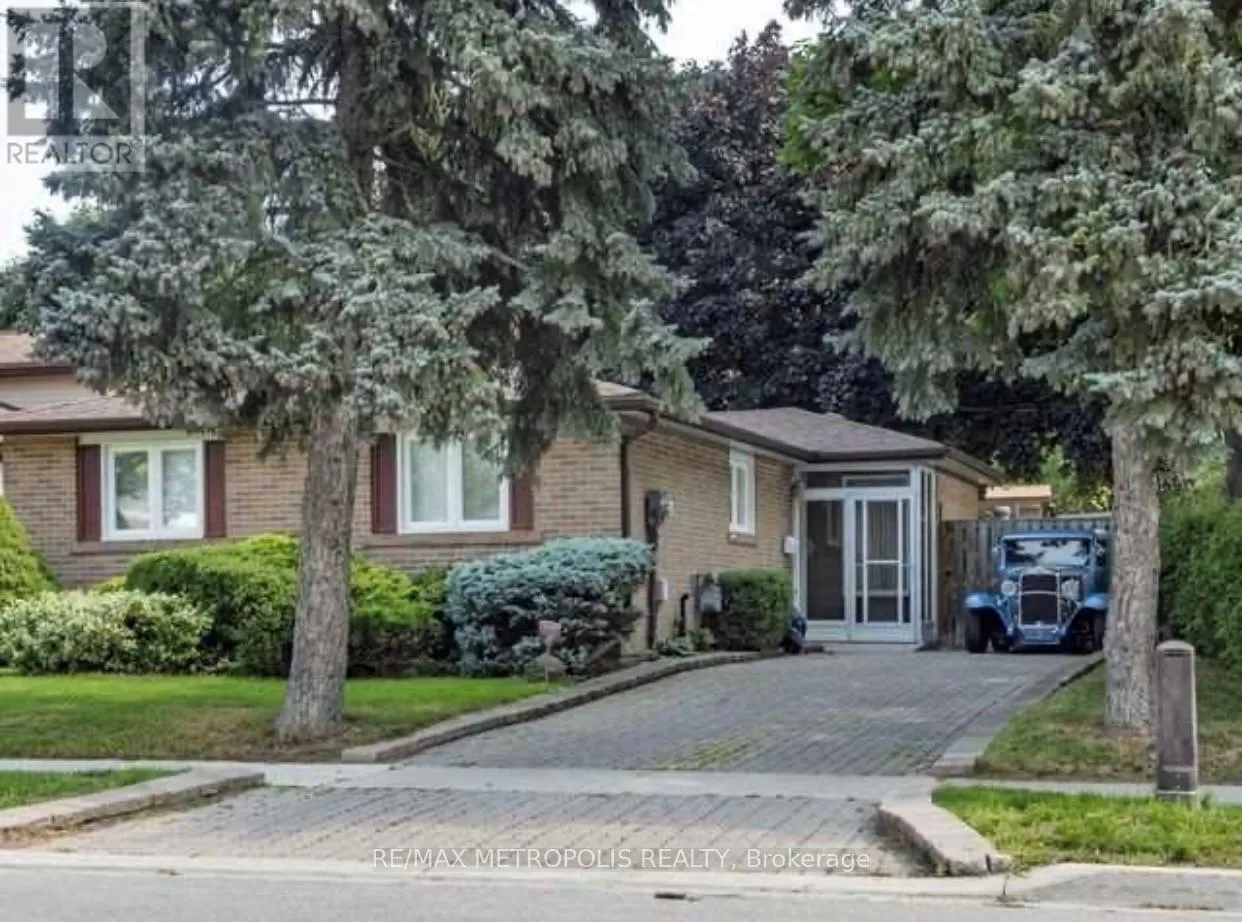 House for rent: Upper - 6 Madoc Drive, Brampton, Ontario L6V 1Z9