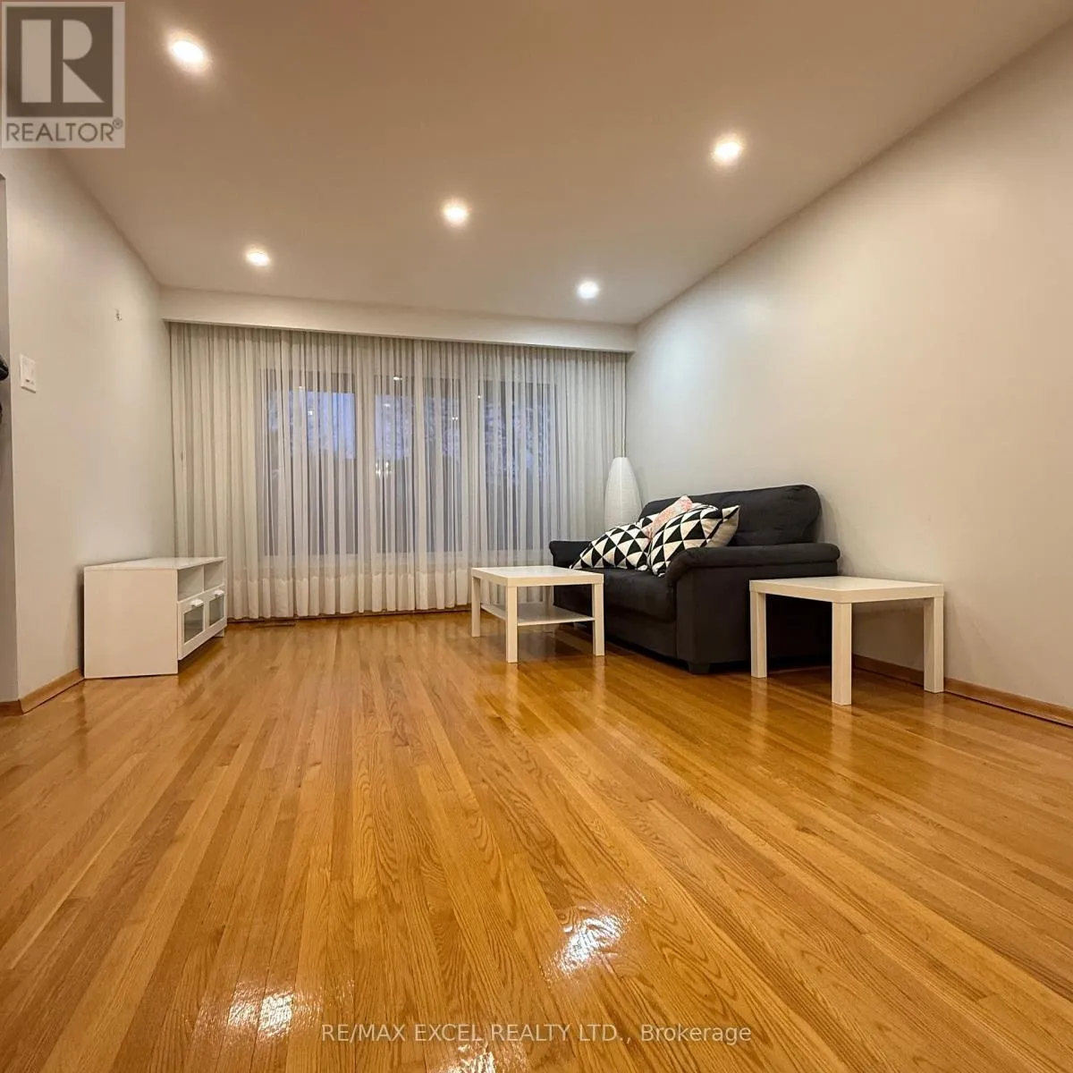 House for rent: Upper - 63 Hornshill Drive, Toronto, Ontario M1S 3J3