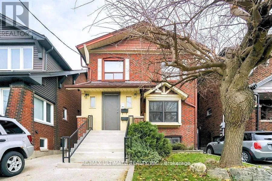 House for rent: Upper - 745 Coxwell Avenue, Toronto, Ontario M4C 3C5