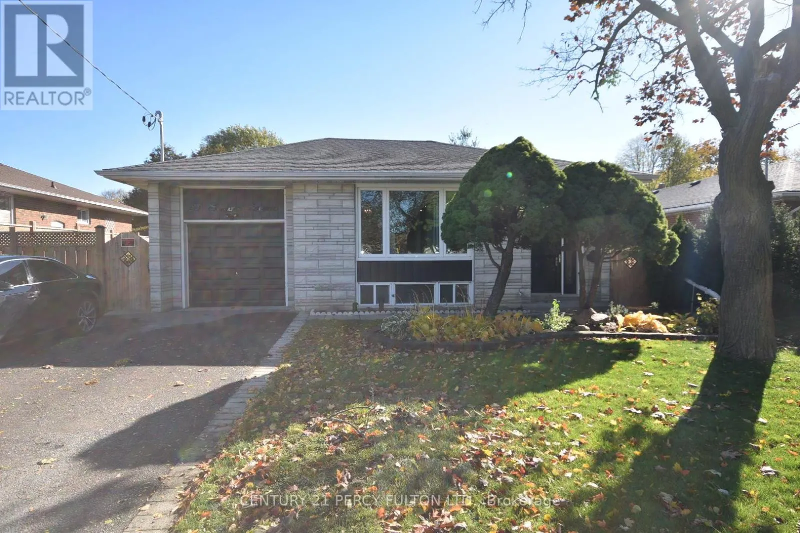 House for rent: Upper - 75 Sloane (upper) Avenue, Toronto, Ontario M4A 2A8