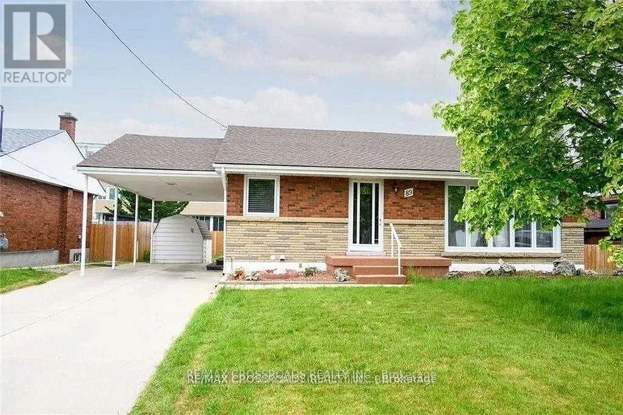 House for rent: Upper - 89 Irene Avenue, Hamilton, Ontario L8G 2B1