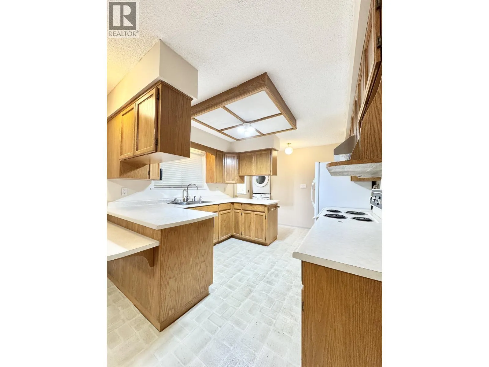 House for rent: Upper 901 52a Street, Delta, British Columbia V4M 3A1