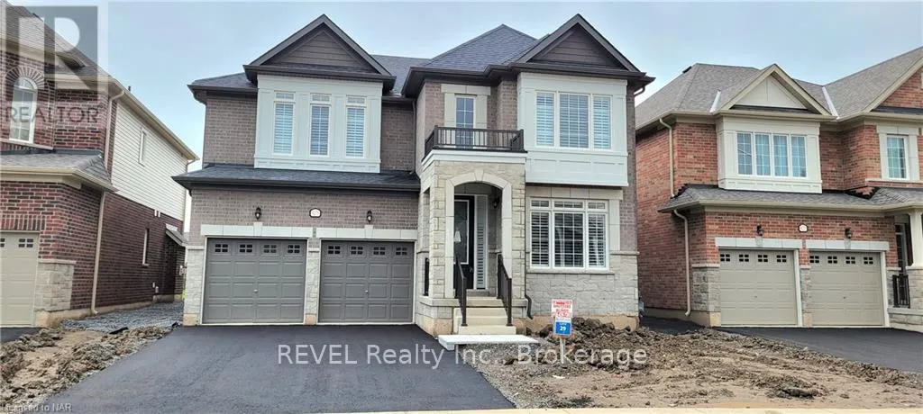 House for rent: Upper - 9275 White Oak Avenue, Niagara Falls, Ontario L2G 0E9