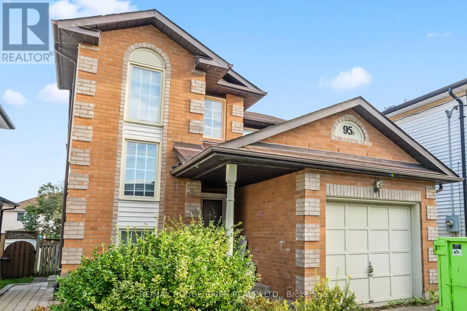 Duplex for rent: Upper - 95 B Concession Street E, Clarington, Ontario L1C 4R8