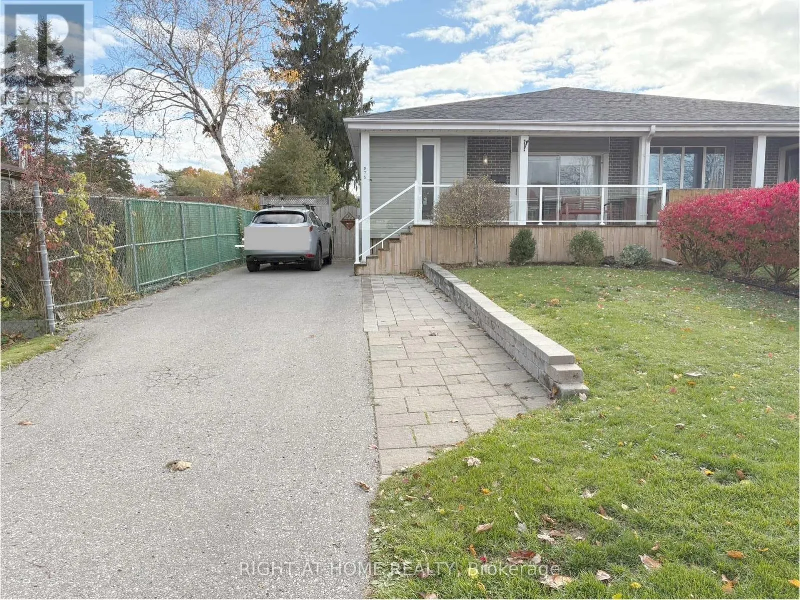 House for rent: Upper - 975 Mink Street, Pickering, Ontario L1W 2G6
