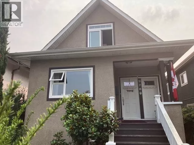 Upper  978 E 37 Avenue, Vancouver, British Columbia V5W 1G2