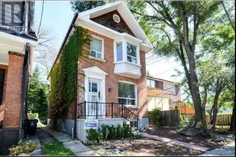House for rent: (upper) - 979 Mount Pleasant Road, Toronto, Ontario M4P 2L8