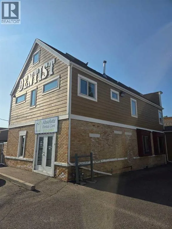 Commercial Mix for rent: Upper Back, 508 1 Street W, Cochrane, Alberta T4C 1B1