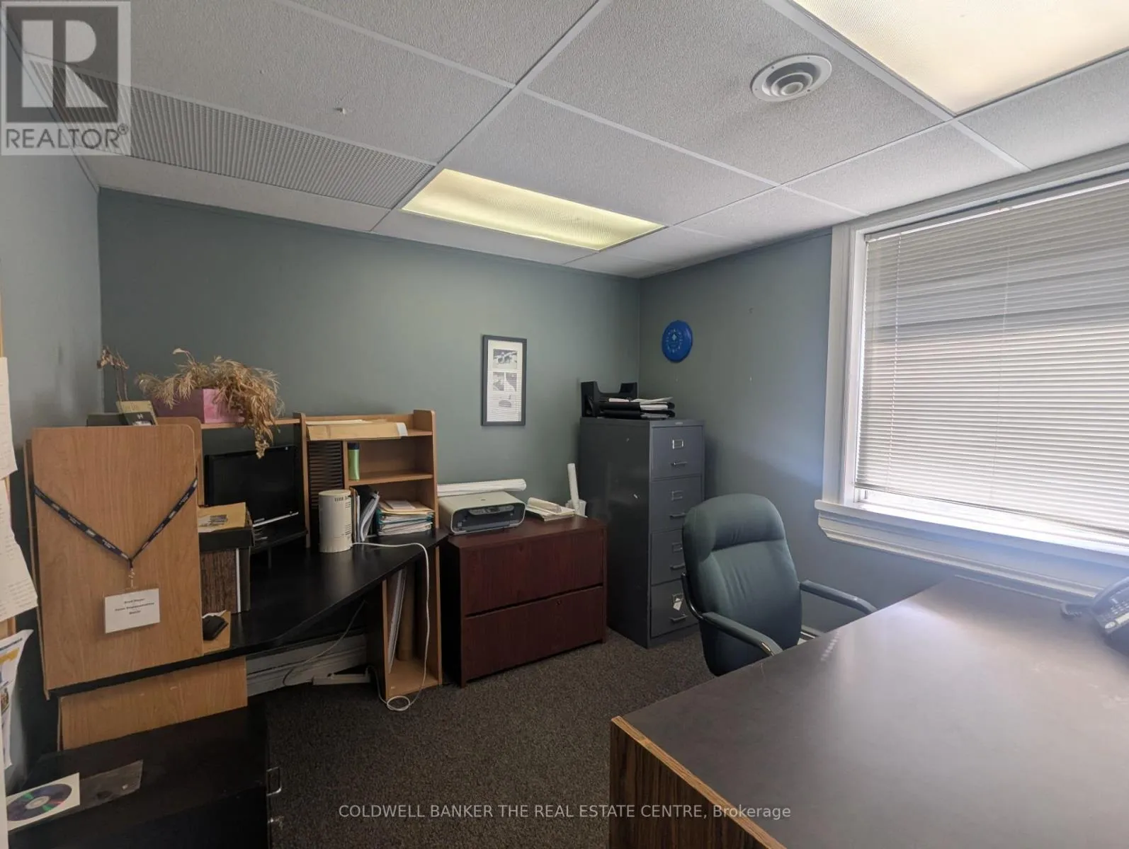 Offices for rent: Upper - E - 284 Dunlop Street W, Barrie, Ontario L4N 1B9