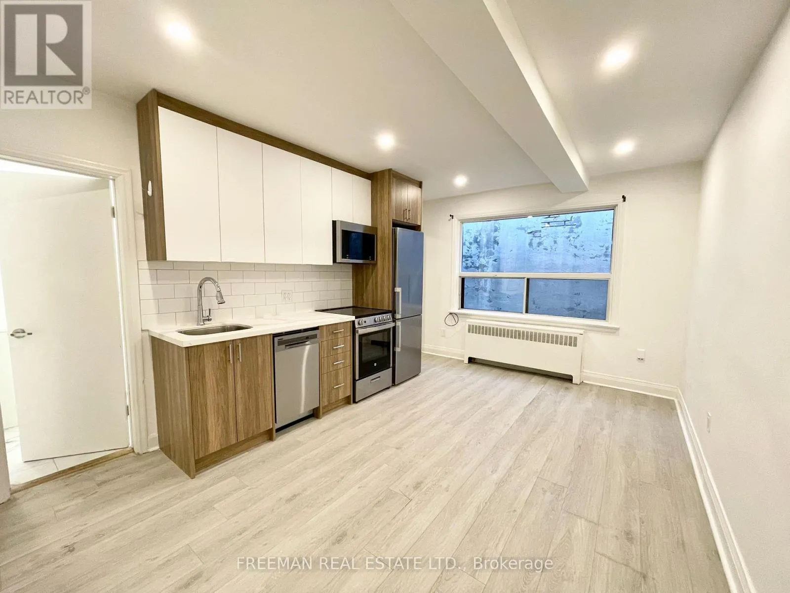 Other for rent: Upper Level - 1980 Eglinton Avenue W, Toronto, Ontario M6E 2J9