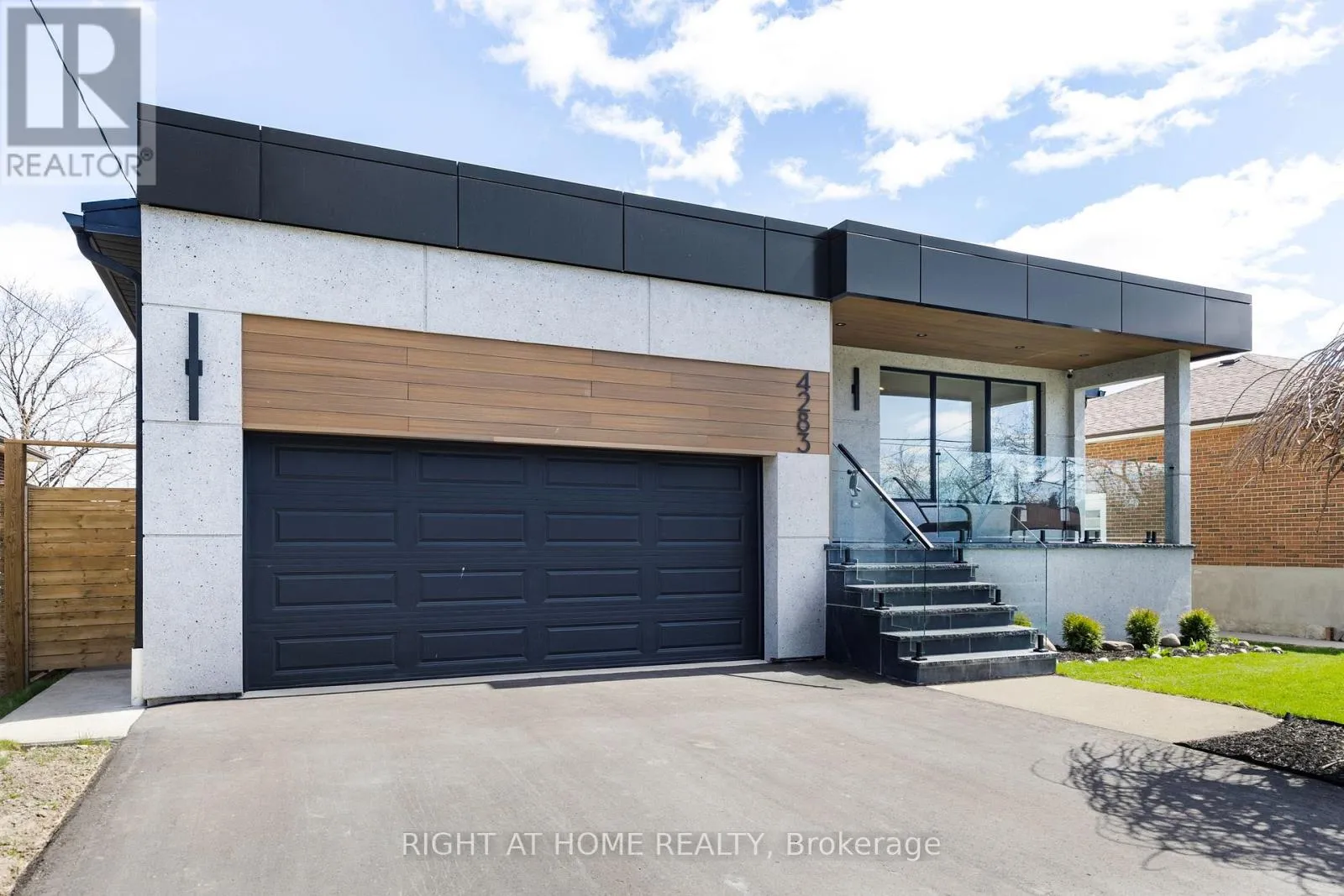 House for rent: Upper Level - 4283 Wilcox Road, Mississauga, Ontario L4Z 1C3