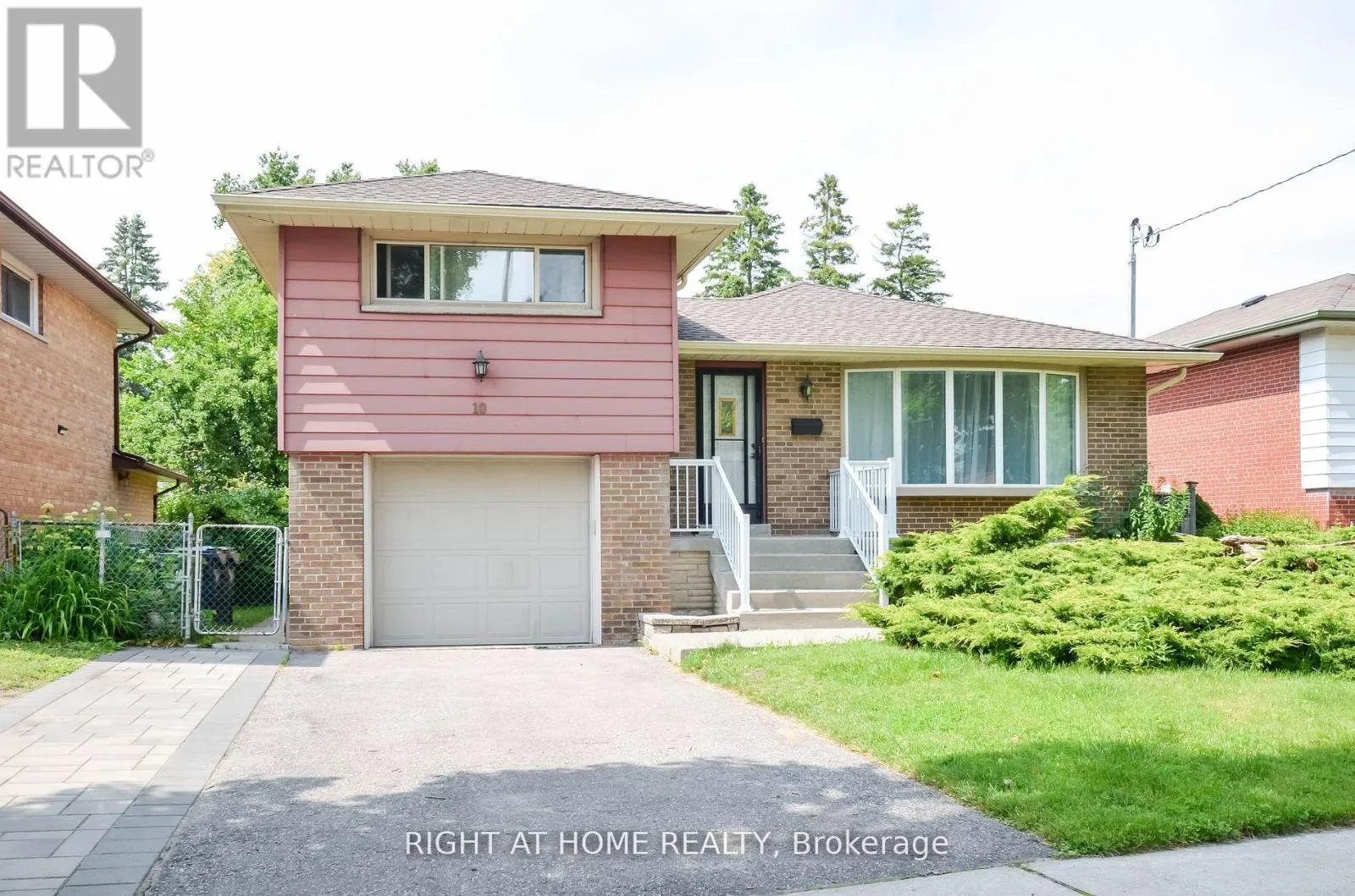 House for rent: Upper Unit - 10 Amulet Street, Toronto, Ontario M1T 2E4