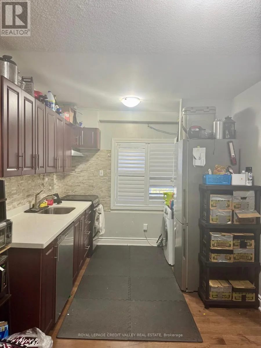 Other for rent: Upper Unit - 1017 Weston Road, Toronto, Ontario M6N 3R9