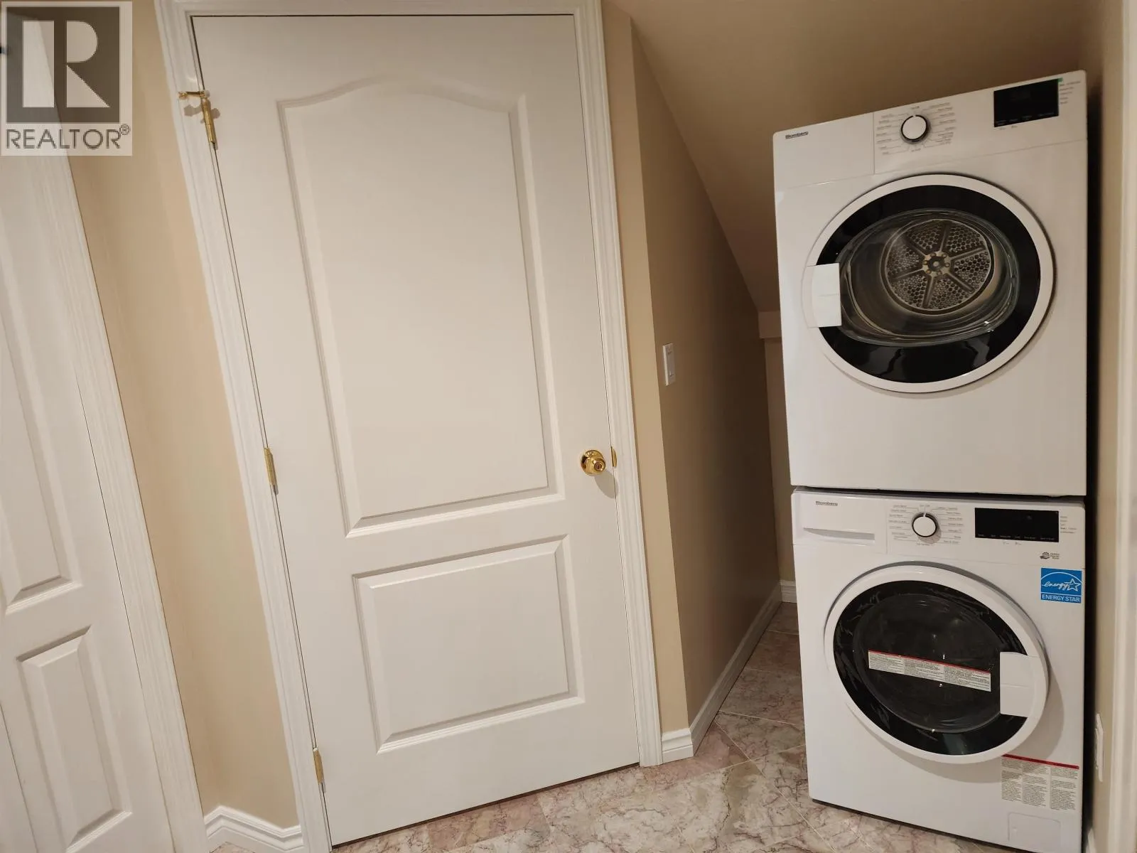 House for rent: Xxxx Sicamous, Coquitlam, British Columbia V3K 6P5