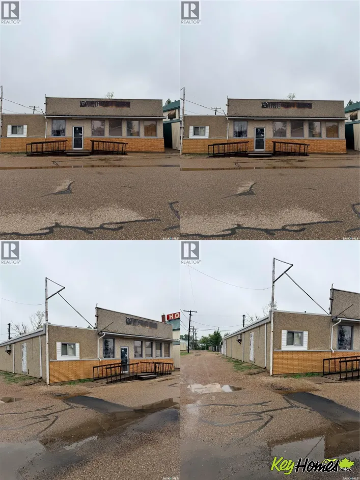 Retail for sale: 406 Martin STREET, Burstall