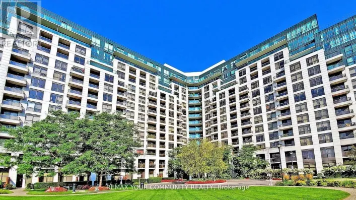 - - 18 HARDING BOULEVARD, Richmond Hill