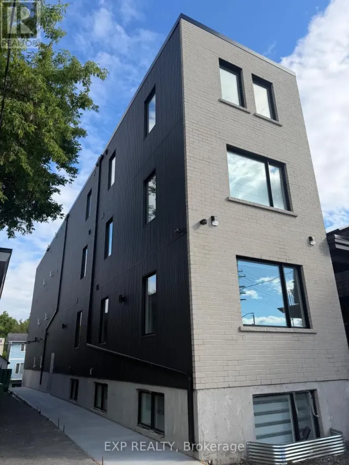 . - 258 MONTFORT STREET, Ottawa