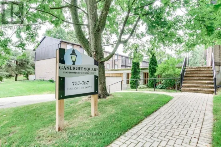 - - 769 BERKSHIRE DRIVE, London South