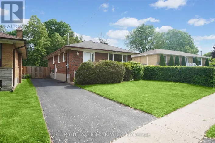 - LOWER - 59 CHANDLER DRIVE, Toronto