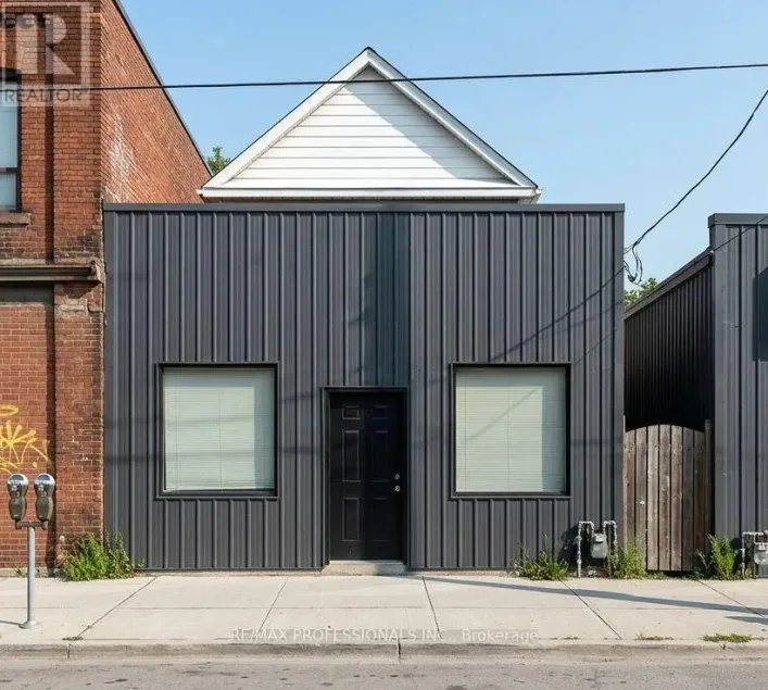 # MAIN - 759 BARTON STREET E, Hamilton