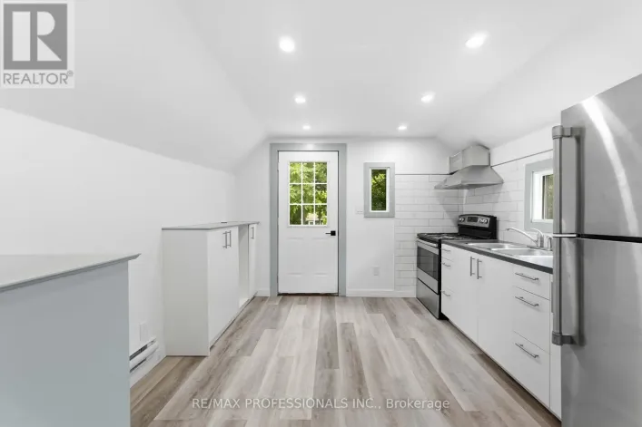 # UPPER - 759 BARTON STREET E, Hamilton