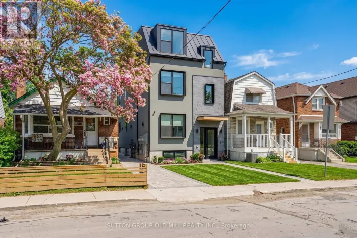 01 - 625 HARVIE AVENUE, Toronto