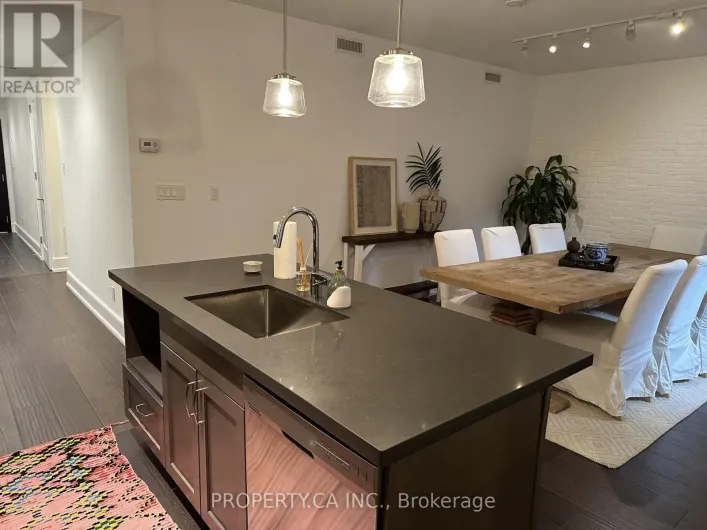 02 - 28 MADISON AVENUE, Toronto