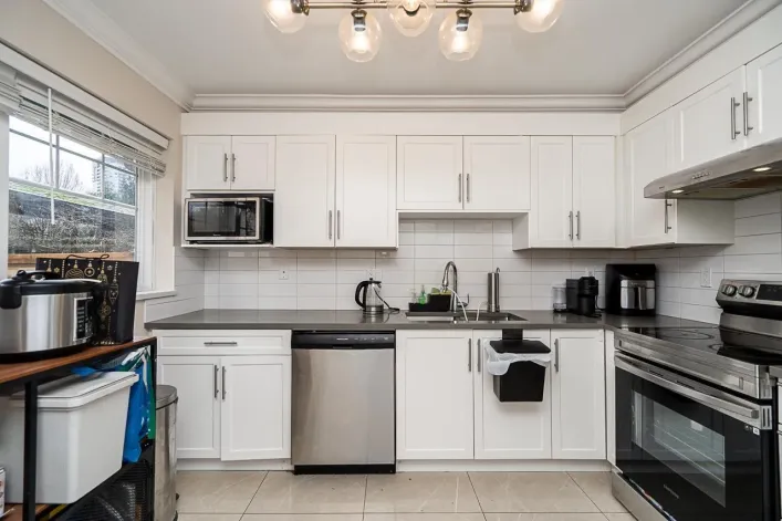 Row / Townhouse for sale: 1 10282 132 STREET, Surrey