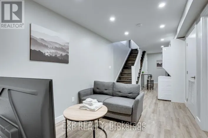 1 - 104 WELLINGTON STREET N, Hamilton