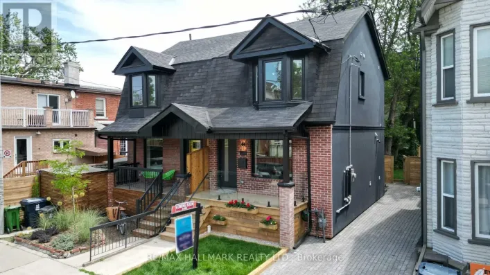 1 1/2 DELANEY CRESCENT, Toronto