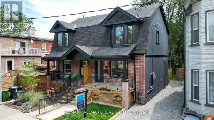 1 1/2 DELANEY CRESCENT, Toronto