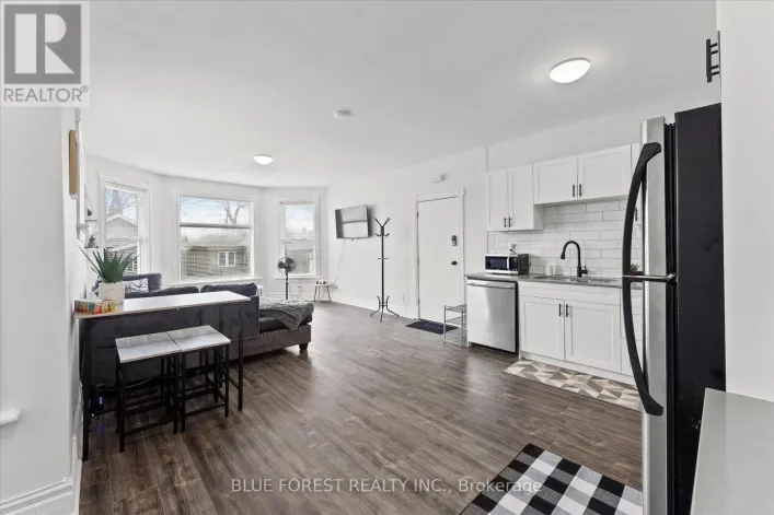 1 - 135 WILLIAM STREET N, Chatham-Kent