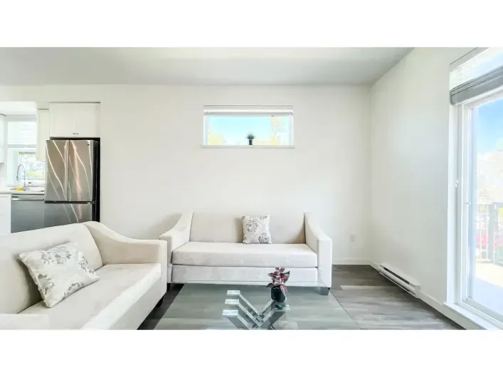 1 15487 99A AVENUE, Surrey
