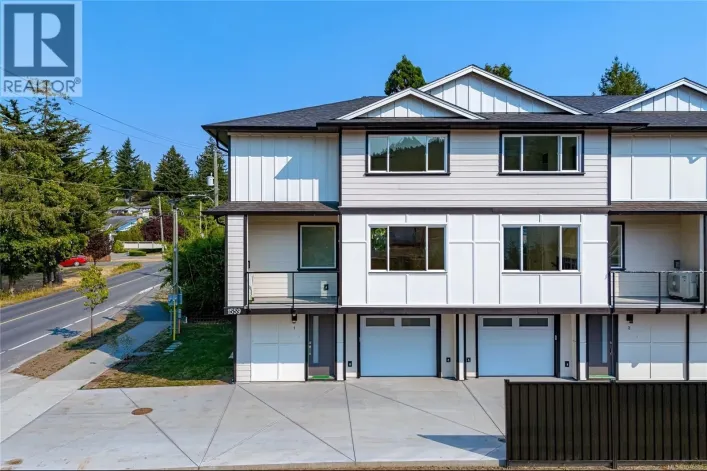 1 1559 Ash Rd, Saanich