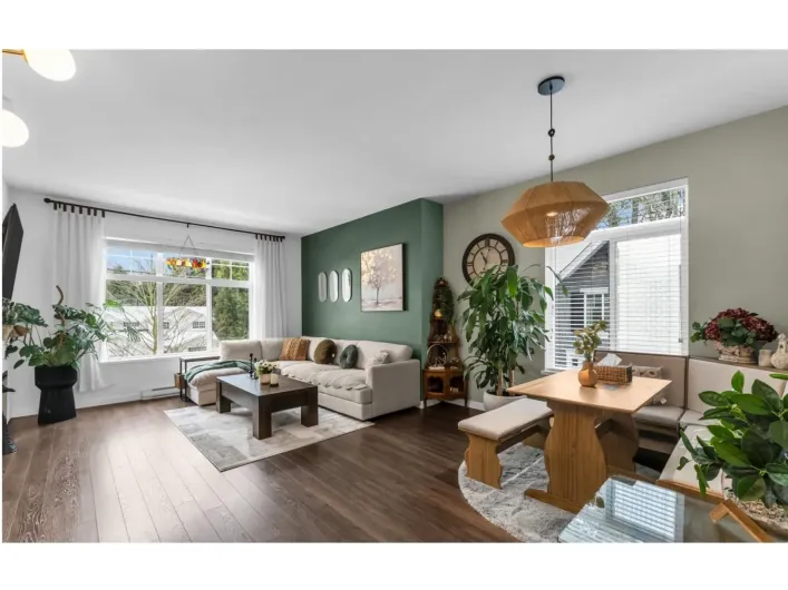 1 16357 15 AVENUE, Surrey