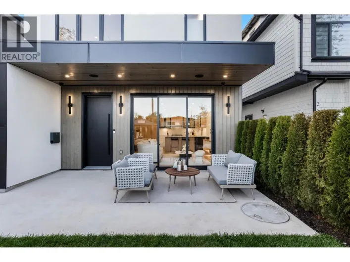 1 165 E 45TH AVENUE, Vancouver