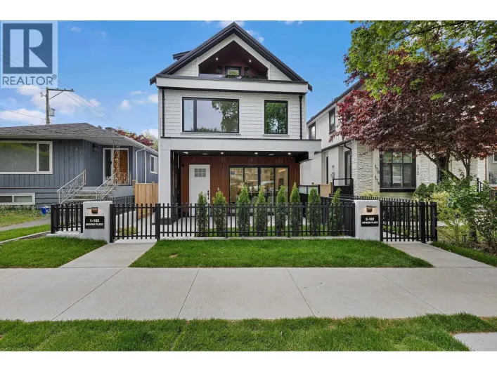 1 182 ONTARIO PLACE, Vancouver