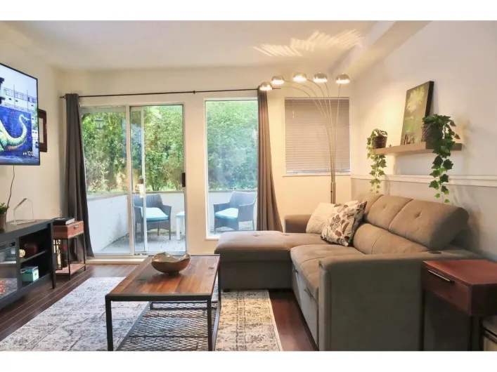 1 1860 SOUTHMERE EAST CRESCENT, Surrey