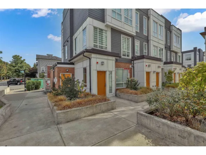 1 18850 72A AVENUE, Surrey