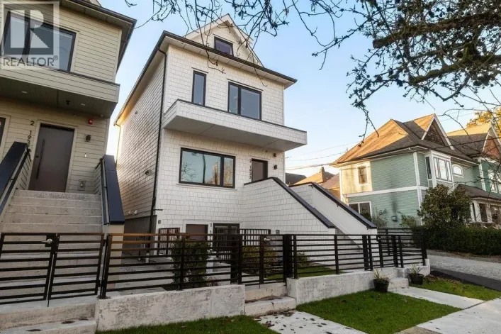 1 1933 TEMPLETON DRIVE, Vancouver