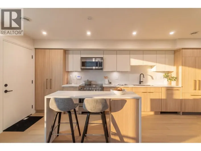 1 1937 TEMPLETON DRIVE, Vancouver