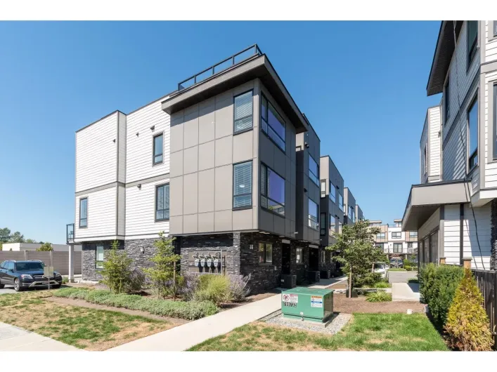 1 19631 55 A AVENUE, Langley