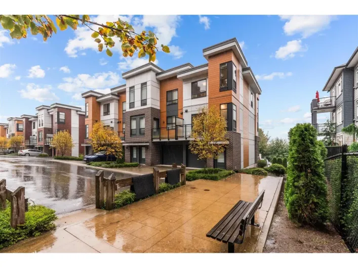 1 20087 68 AVENUE, Langley