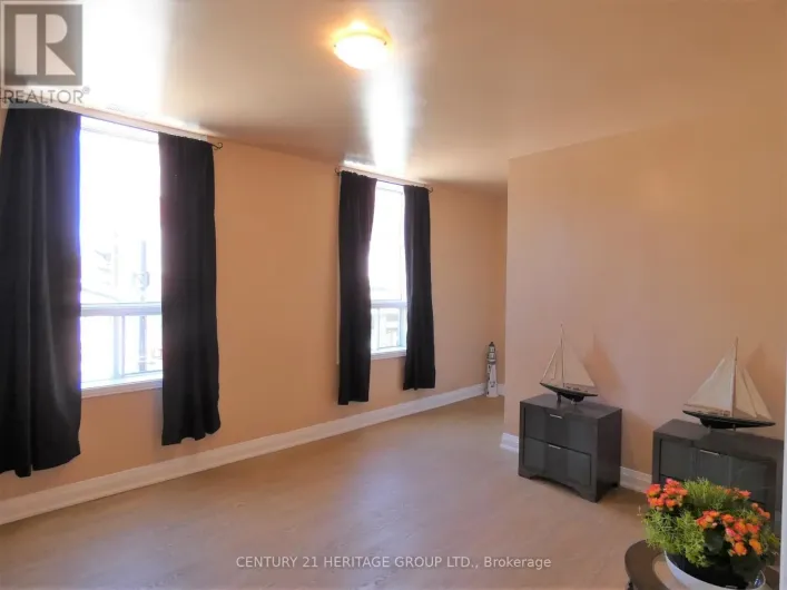 1 - 201 MAIN STREET S, Newmarket