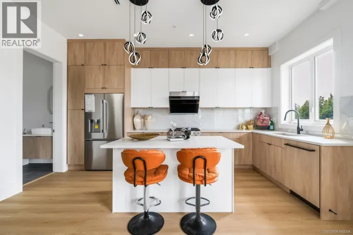 1 2124 RENFREW STREET, Vancouver