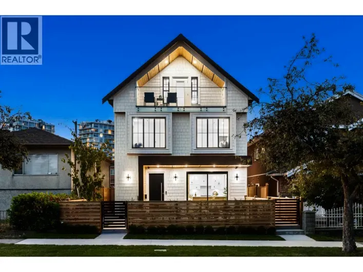 1 2211 MANNERING AVENUE, Vancouver