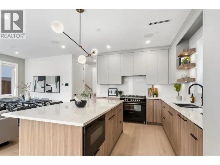 1 2258 NAPIER STREET, Vancouver