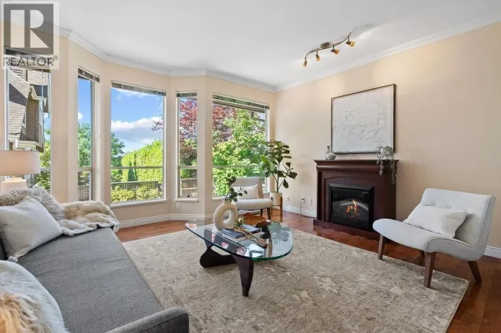 1 230 E KEITH ROAD, North Vancouver