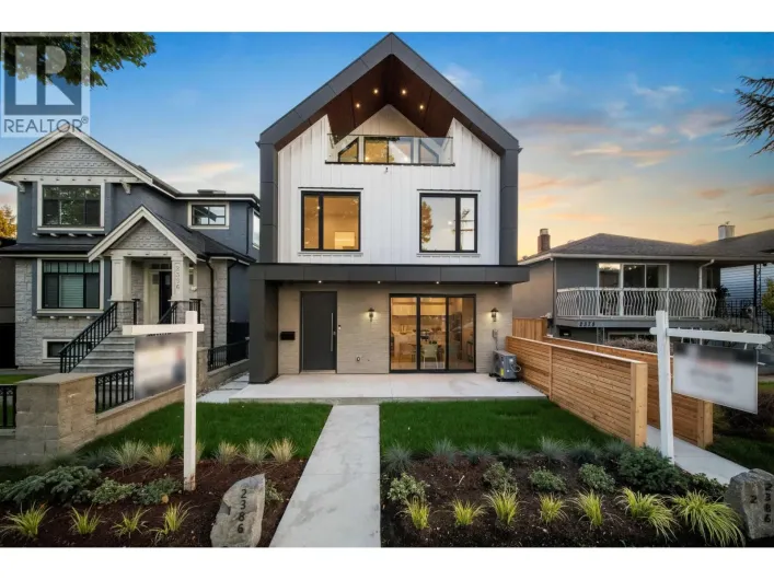 1 2386 E 45TH AVENUE, Vancouver