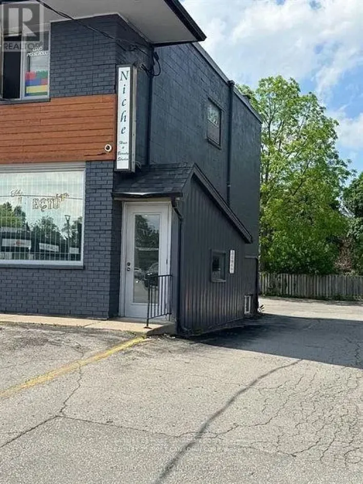 1 - 2479 MAIN STREET E, London South